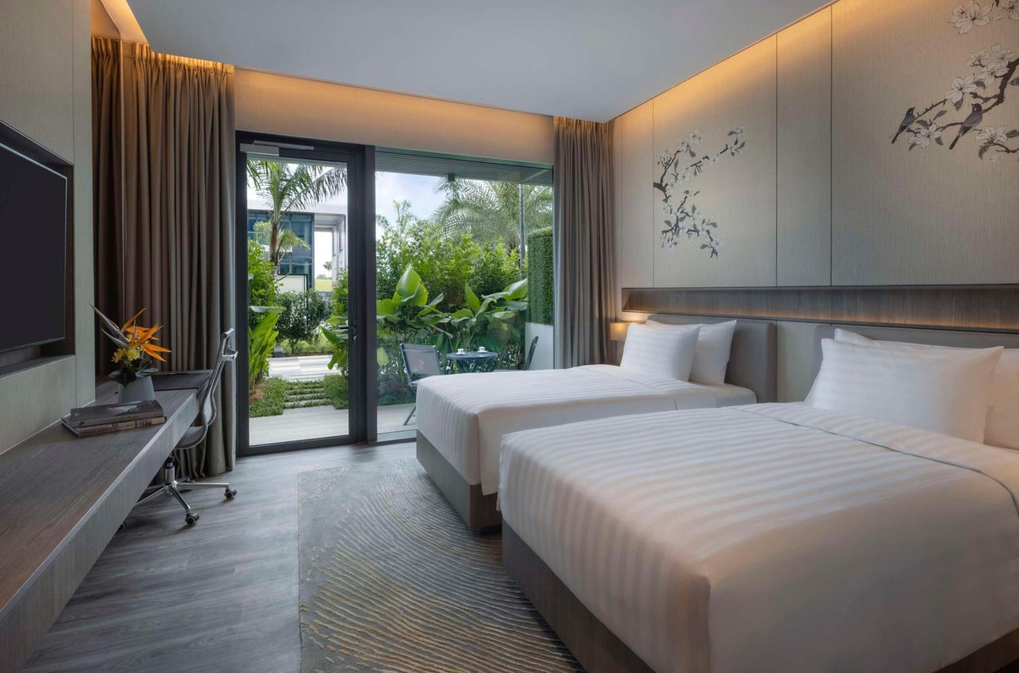 Dusit Thani Laguna Khách sạn 5*