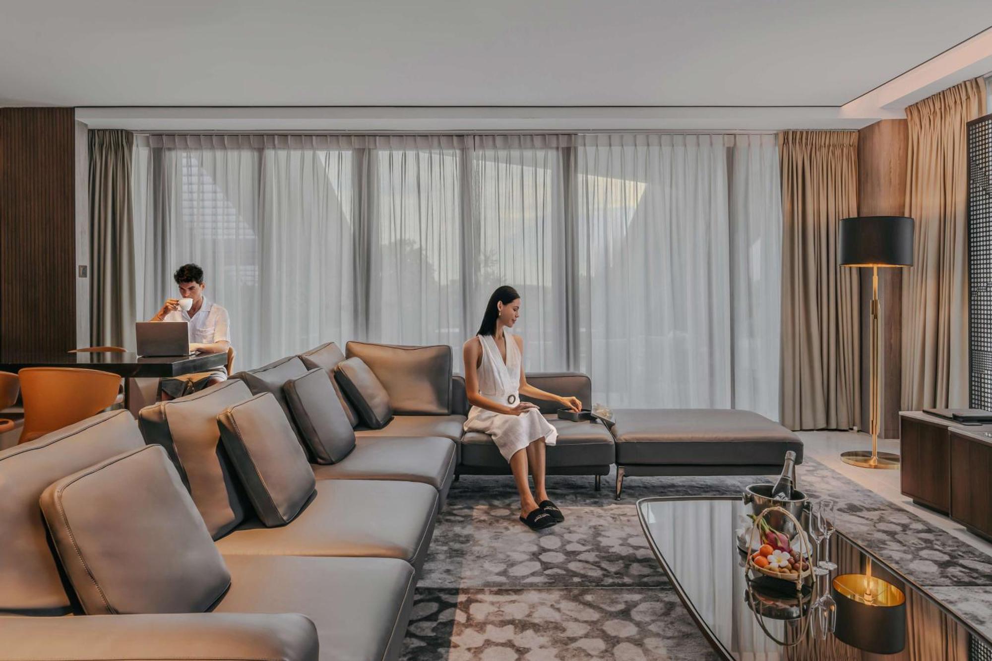 Dusit Thani Laguna Khách sạn 5*